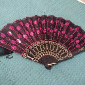NEW folding fan in black and pink - Innolife